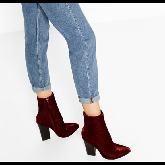 ZARA BLOGGERS FAV RED VELVET ANKLE BOOTS BOOTIES BRAND NEW WITH TAGS US 6.5 - Picture 2 of 7